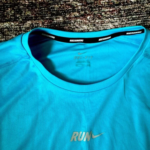 Nike Running Shirt - Picture 3 of 4